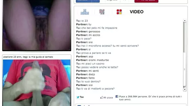 Mamá jugando con su novia al videos latinos x aire libre