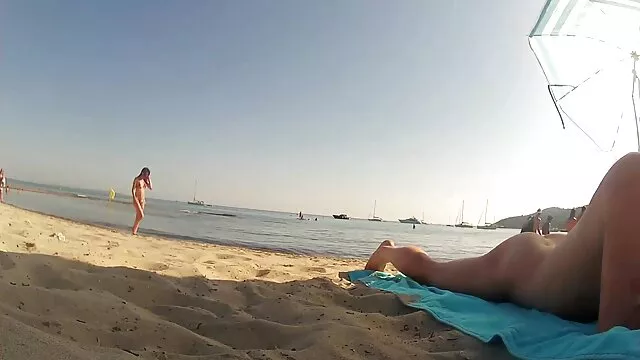 Dos lindas jovencitas lesbianas negras adoran lamer el coño y jugar con vibraciones porni latino y consoladores