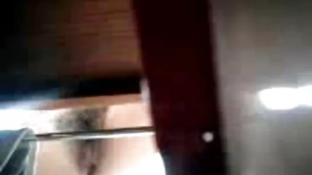 Sexo pornoslatinas spielzeug und handschellen