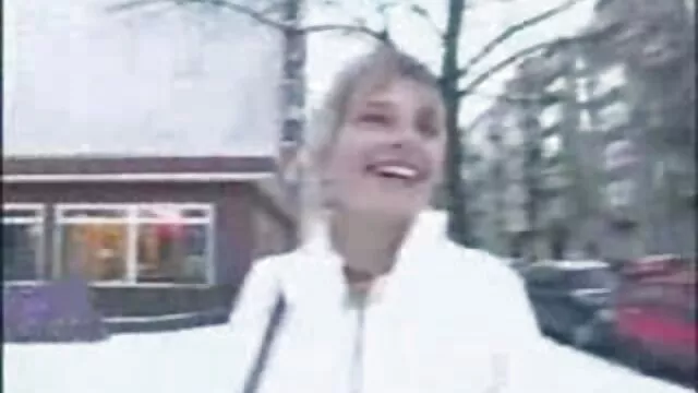 Rubia cachonda se corre duro en la videos porno amateur latinos arena